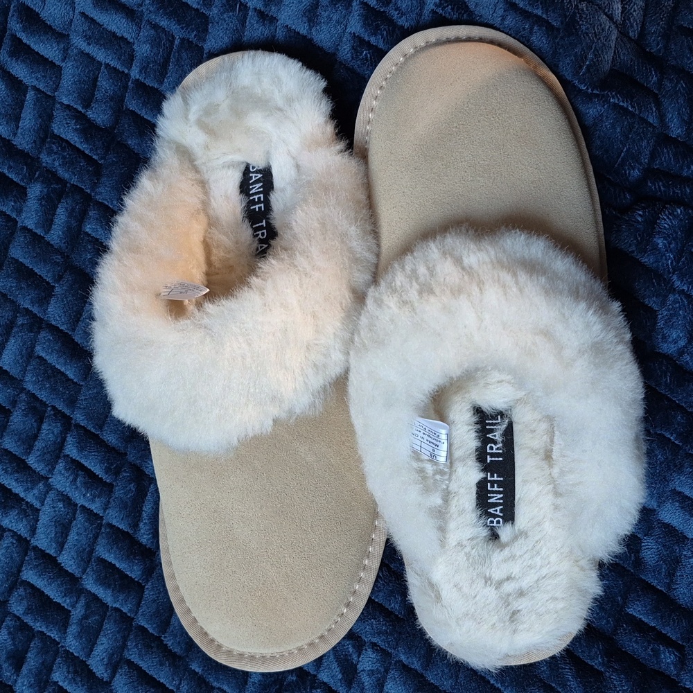 Banff Trail Tan Suede Faux Fur-Lined Slippers Size 8, New With Tags - Picture 10 of 12